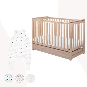 ZESTAW Łóżeczko IWI natural z szufladą i barierką + śpiworek z nogawkami GRATIS